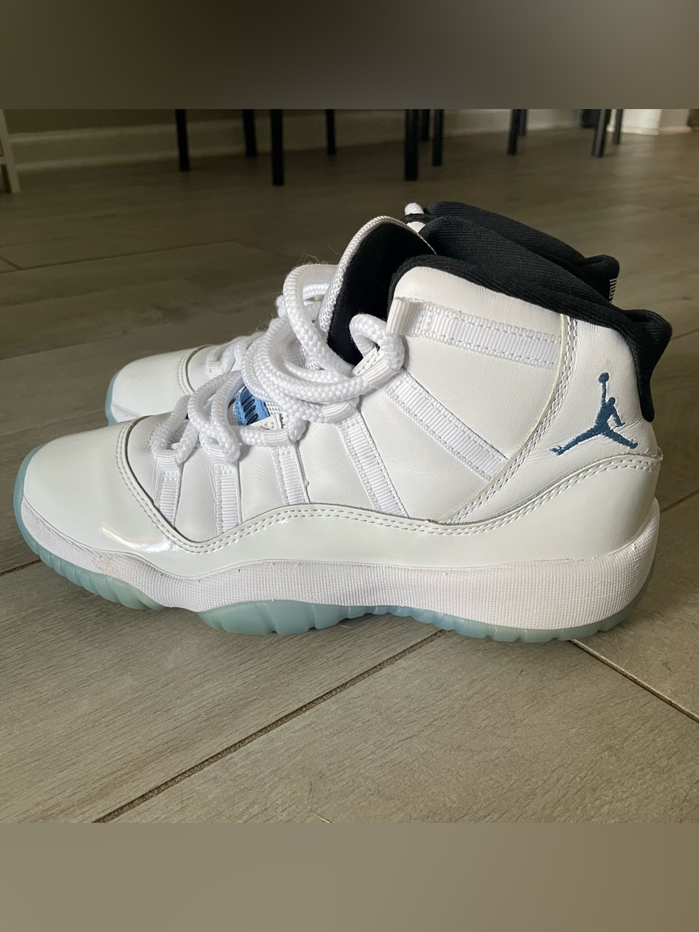 Air Jordan 11 Legend Blue 2024 GS high top youth sneakers Size 6.5Y 378038-104